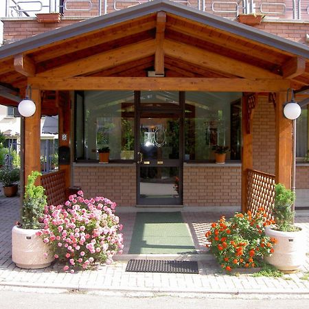 Hotel La Maddalena Quattro Castella Kültér fotó